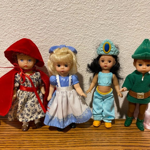 Six Madame Alexanders Dolls - Picture 12 of 14
